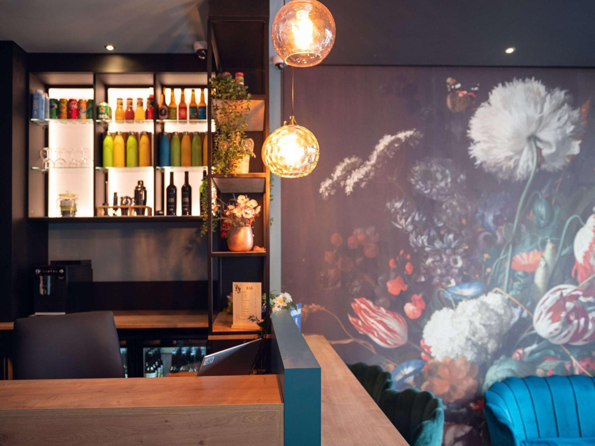 Ibis Styles Paris Batignolles Hotel Exterior photo