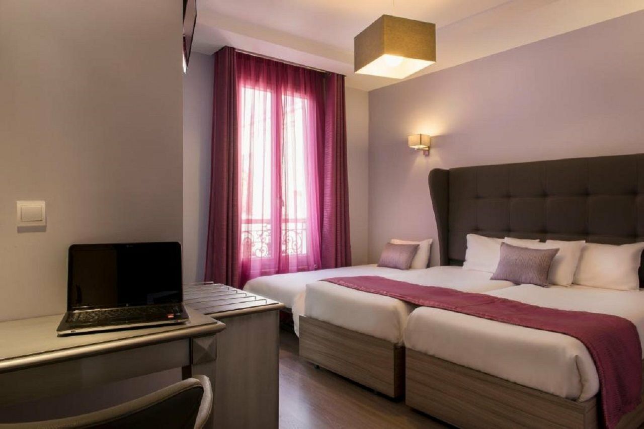 Ibis Styles Paris Batignolles Hotel Exterior photo